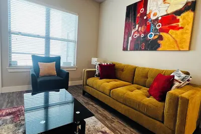 Image de Location! Location! In The Heart Of Dallas! 10% off weekly stay 20% monthly.