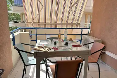 Image de Appartement cosy à Port Fréjus: climatisé, proche plage, commerces et garage - 4 couchages