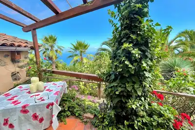 Image de Refuge Tropical avec Terrasse et Vue de Rêve