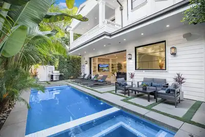 Image de Genesee Ave Farmhouse - Contemporary Oasis with Pool and Theater