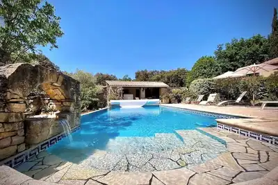 Image de Charming 2-bedroom Provencal Cottage in Peaceful Venasque with Heated Pool
