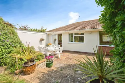 Image de Beachfield -  a bungalow that sleeps 6 guests  in 3 bedrooms