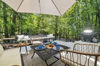 Image de Charming /Lake/Kayak/Firepit/Hot tub/Pets