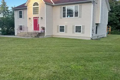 Image de Experience luxury shopping paradise! 4-Bedroom Home & 7 mins to Woodbury Commons