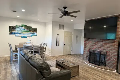 Image de Spacious family friendly 4-Br property with Ac, Fireplace and WiFi in Sutton, Wv