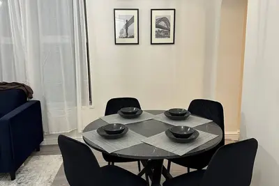 Modern Apartment, 1km from city!