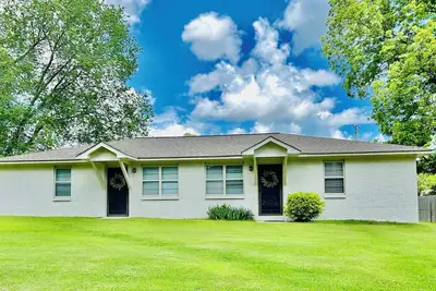 Image de Delta Duplex in amazing Cullman; Ac, WiFi, near restaurants & shops