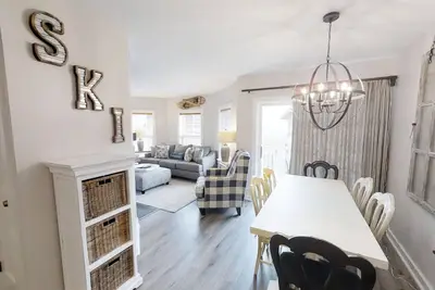 Image de Updated and Spacious - 2br+ at Allegheny Springs! by RedAwning