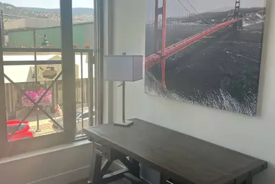 Image de Blocks from the beach! Amazing downtown location!