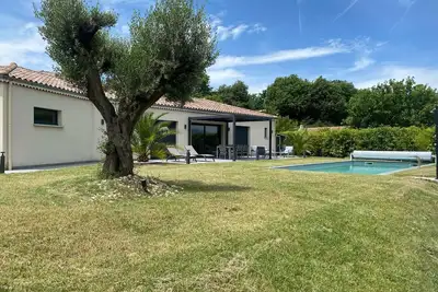 Image de Magnifique Villa avec Piscine à Upie