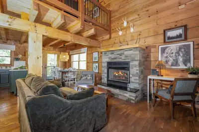 Image de Retro Arcade, Nintendo Switch, Smart TVs, Hot Tub, Fast WiFi, Long Range View