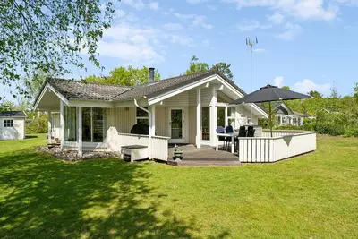 Image de Superbe maison à Glesborg avec sauna