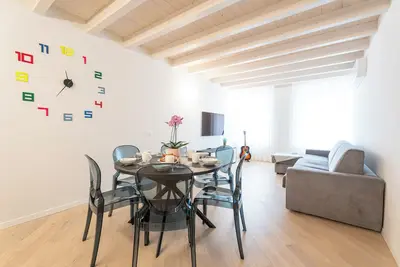 Image de Appartement \"Flat 4\" avec vue sur le lac, Wi-Fi et climatisation