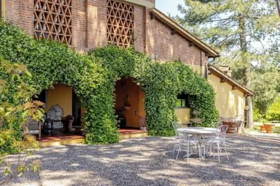 Image de Rustic Charming Villa w\/Pool\/Ac\/Wifi- Minutes to Florence Center- Views Galore!
