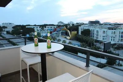 Image de Savana Modern Apartment by the sea 2-bedroom with Fiber WiFi, Ac