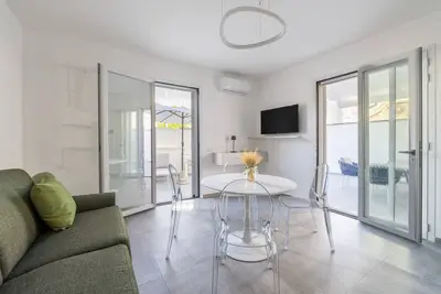 Image de Appartement 'I Faraglioni' avec terrasse privée, Wi-Fi et climatisation