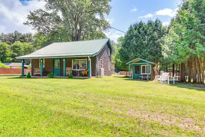 Image de Inviting Peru Cabin w/ Patio, Grill & River Access