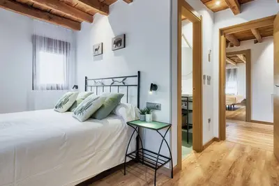 Image de Maison de campagne \"Casa Rural Nogalia\" avec terrasse privée, jardin privé et Wi-Fi
