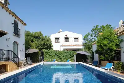 Image de Maison de vacances 'Casa Rural La Higuera' avec piscine partagée, Wi-Fi et climatisation