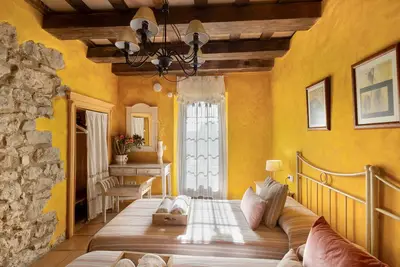 Image de Maison de campagne \"Casa Farigola\" avec vue sur les montagnes, piscine partagée et Wi-Fi