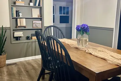 Image de Quaint, Pet-Friendly cottage in downtown Bremen-games for the fam/full kitchen