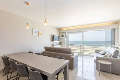 Image de Appartement spacieux avec vue sur la mer