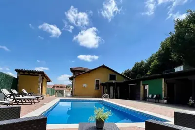 Image de Secret Paradise, Stylish Host