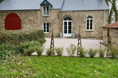 Image de Charmante maison rénovée près des plages avec jardin privatif