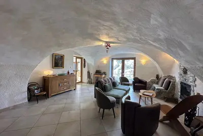 Image de Chalet spacieux pour 12 pers. à Vars avec cheminée et jardin