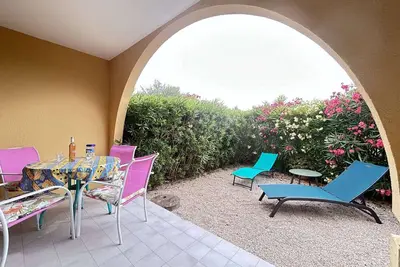 Image de Sainte-Maxime : T2 calme avec piscine, terrasse, proche plages et commerces