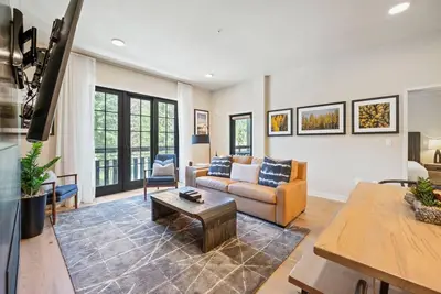 Image de Relaxing Condo| Gas Fireplace and Queen BunkBeds