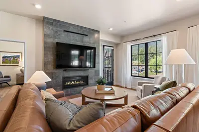 Image de Upscale Condo| Incredible Mountain View