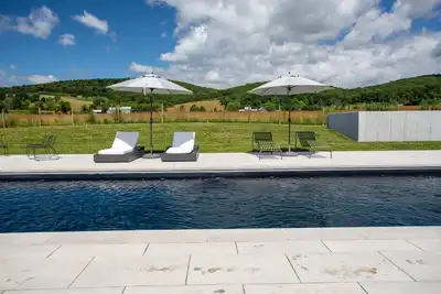 Image de Valley View: Renovated Cottage, New Addon + Pool
