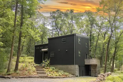 Image de Nordic Cabin: Light-Filled + Spacious w/Firepit