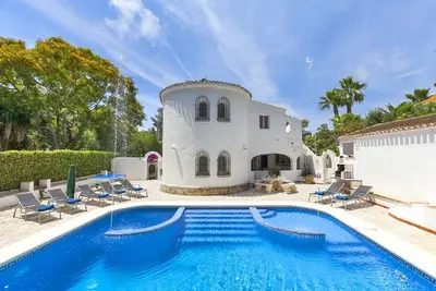 Image de Large villa with private pool, airconditioning, pingpong table etc.