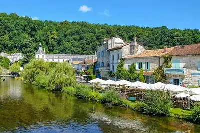 Image de Grange entièrement rénovée - piscine - climatisée- au cœur du Périgord vert