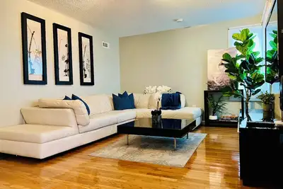 Image de Polished & Modern Space in Amherst