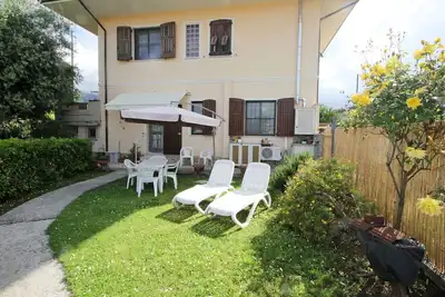Image de City / Village Apartment Ă Massa avec 2 chambres Ă coucher, 4 couchages