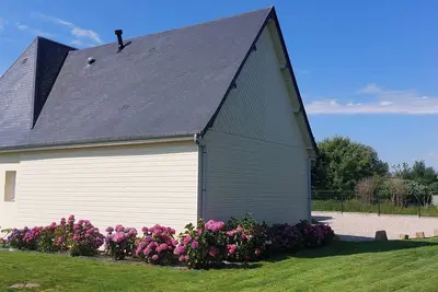 Image de Grande maison privée à la campagne, clôturée. Proche de toutes les commodités