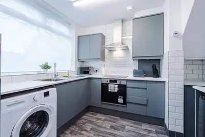 Image de Stylish Home in Manchester | | Ideal for Business & Groups - Sleeps 8!