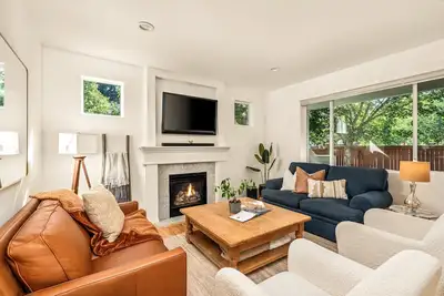 Image de Renovated 3br Retreat – Ideal for 30+ Day Stay