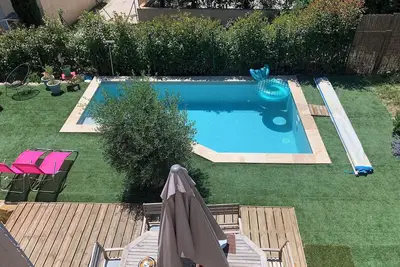 Image de Villa climatisée avec piscine