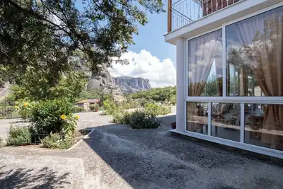 Image de Majestic view Home just under Meteora Unesco Site