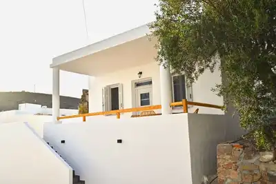 Image de Cycladic Home with a view - 2 min walk from the beach!
