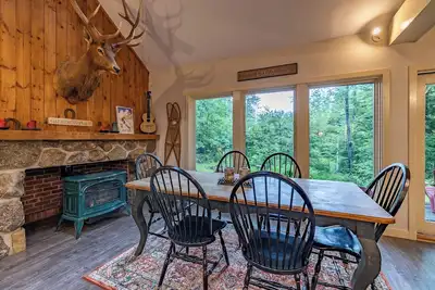Image de On Attitash - 3+ bedrooms, ski-in\/out, indoor pool\/hot tub access, sleeps 10.