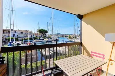 Image de Appartement 2 pièces rénové à Port Grimaud - Clim, Wifi, Balcon