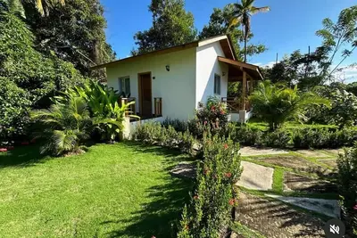 Image de Relaxing Retreat: Bungalow with Jacuzzi and Pool \n