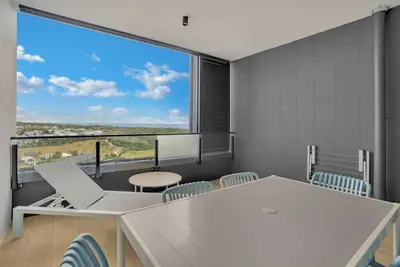 Image de New Bokarina Oceanview 3 bedroom apartment with heated pool.