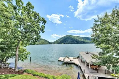 Image de Best View~Luxury 8500 Sq Ft~6 bedroom 5 Flex Rooms