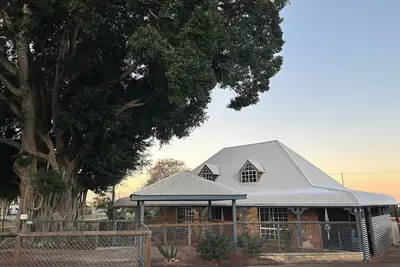 Idyllic stone cottage in the heart of Childers.